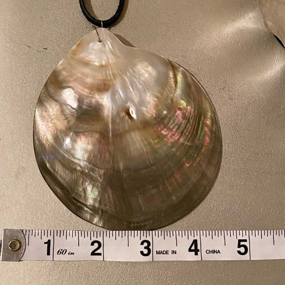 Large Shell Necklace - Picture 7 of 7